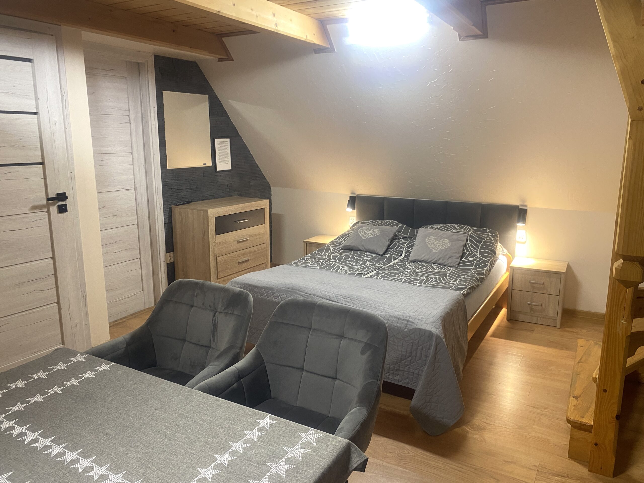 pokój 2- 5 osobowy z antresolą na 2 piętrze